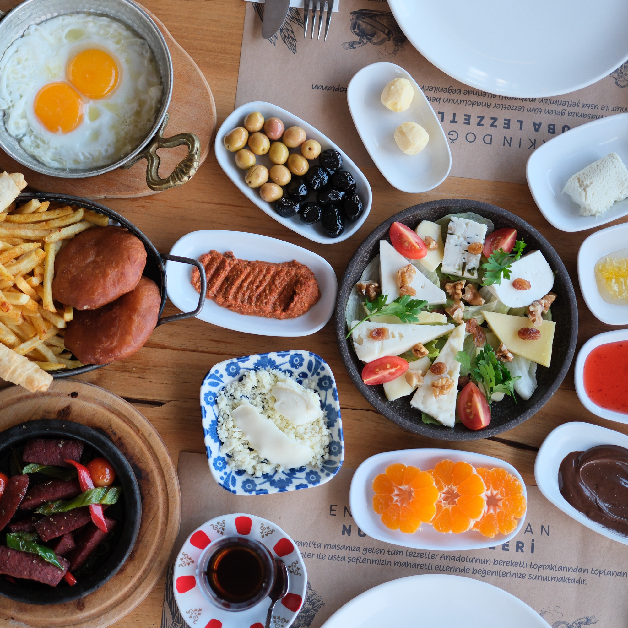 Serpme Kahvaltı (2 Kişilik Servis Edilir)